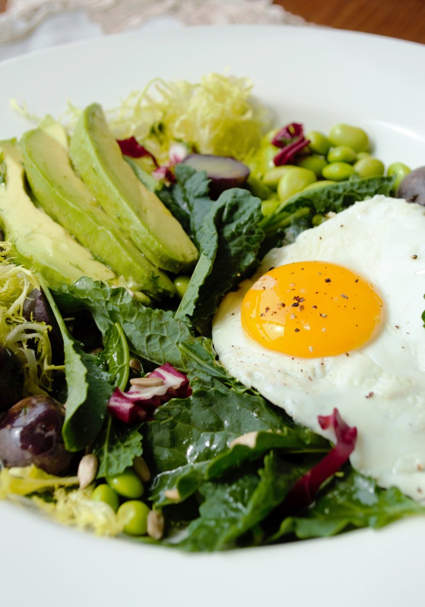 kale salad with egg