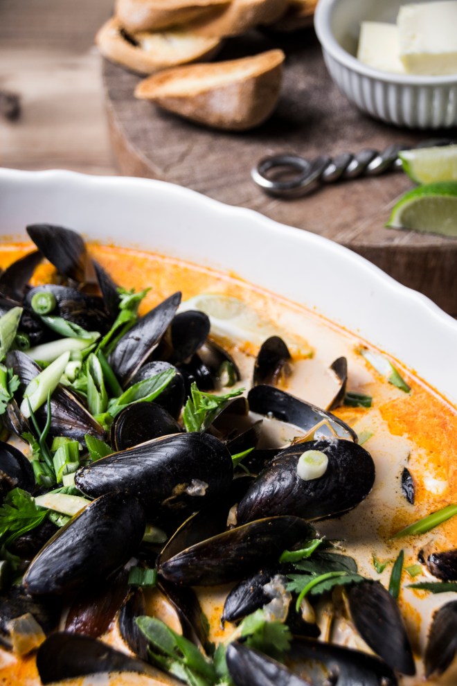 muscles thai red curry side closer